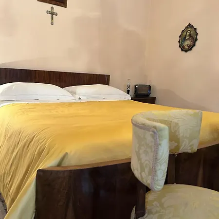 Ada Monsummano Terme